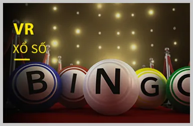 Tay vợt đang giao bóng trong một trận đấu quần vợt Grand Slam
